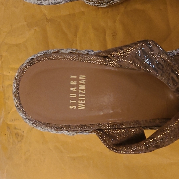 Stuart Weitzman Gold Wedges - Picture 2 of 9